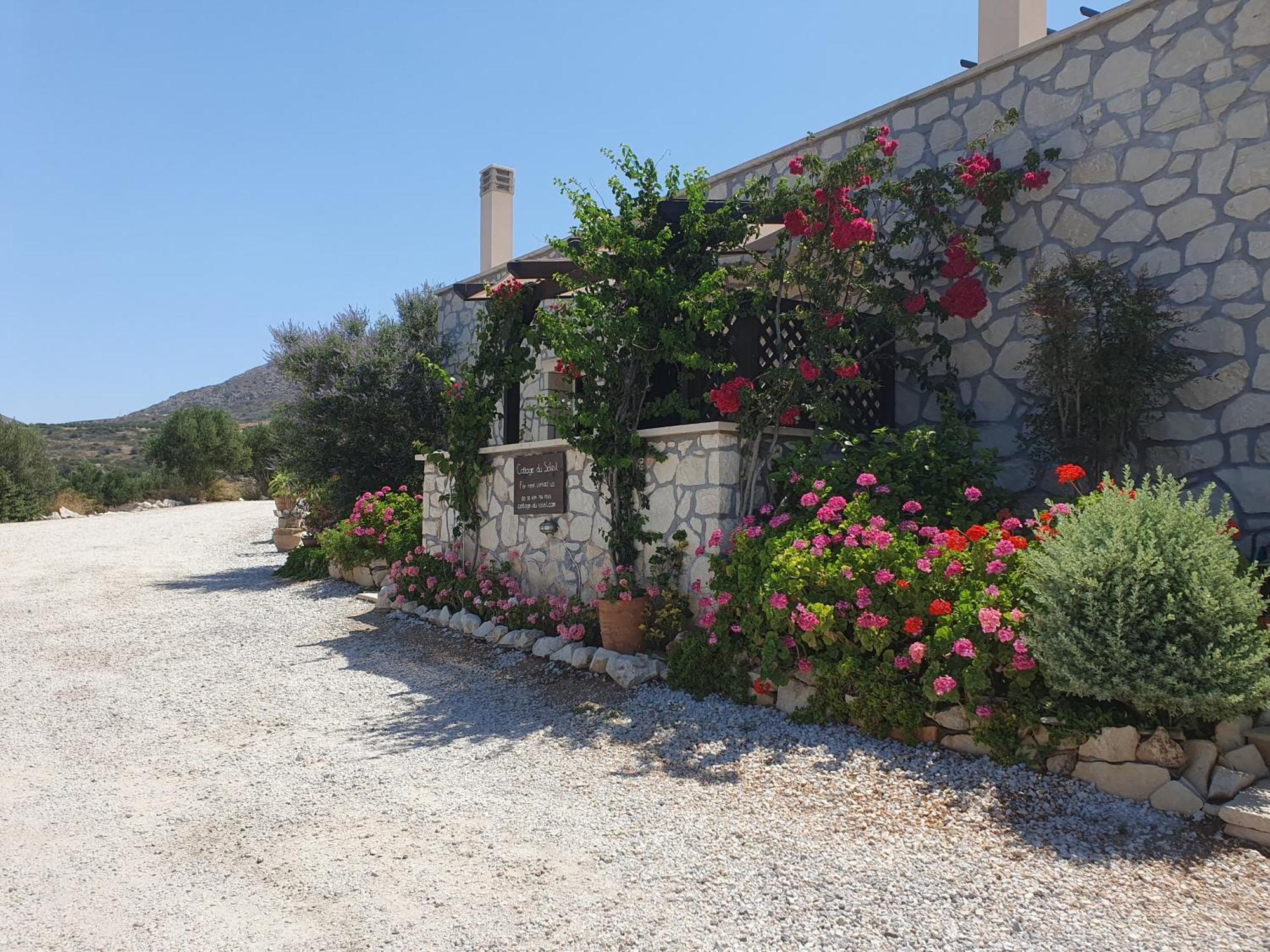 Cottage Du Soleil Makry Gialos  Exterior photo