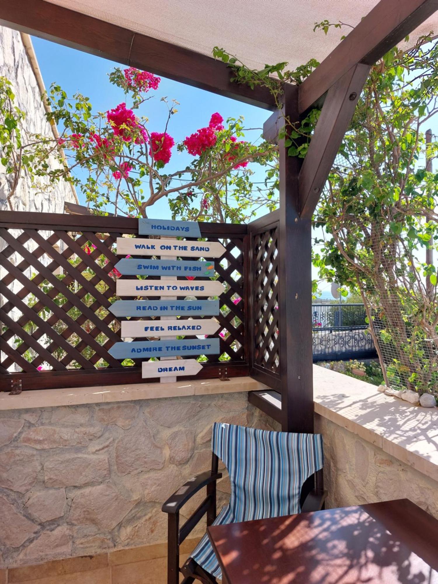 Cottage Du Soleil Makry Gialos  Exterior photo